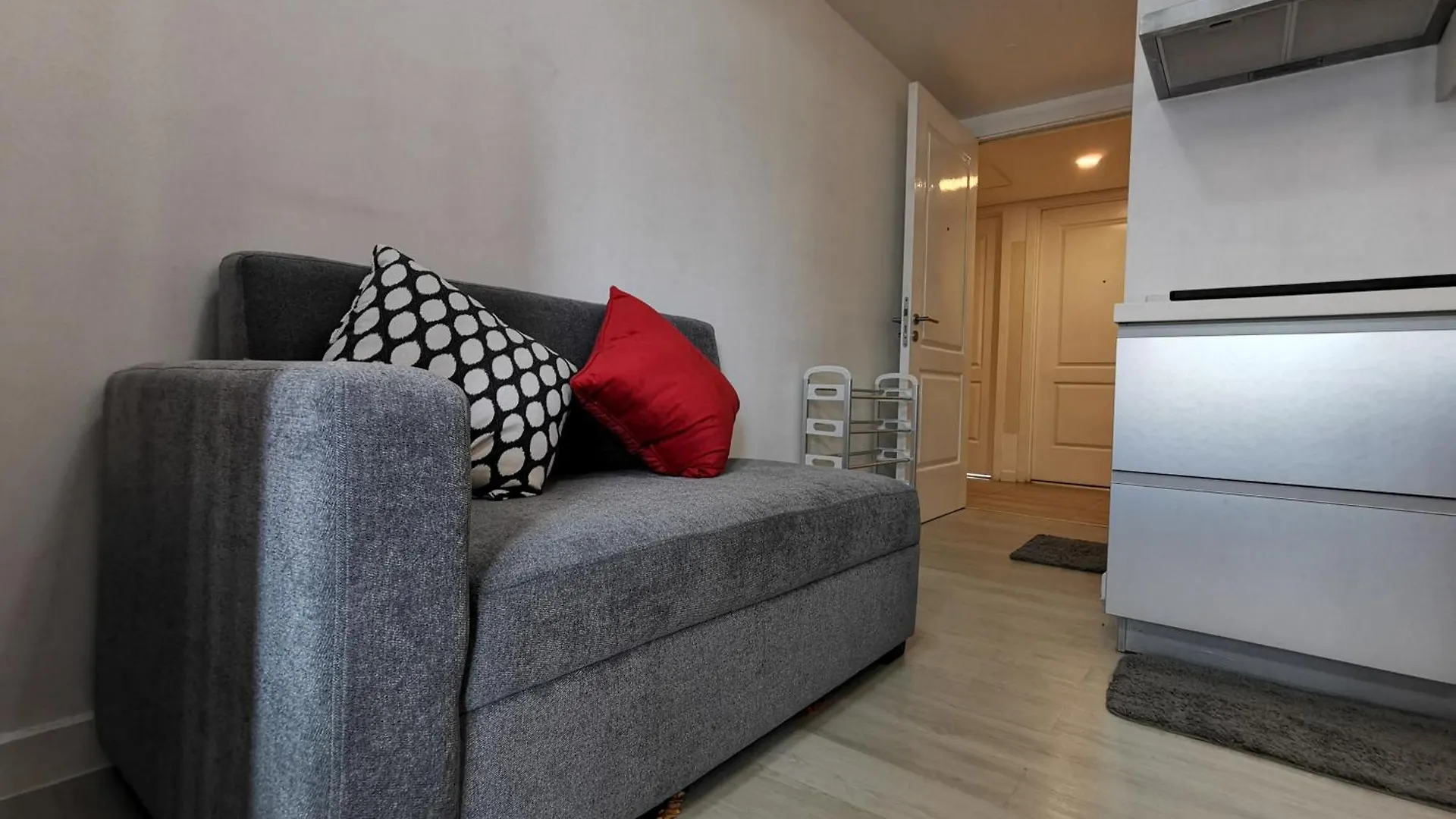 Cozy Apartment With Lagoon View Paranaque City フィリピン